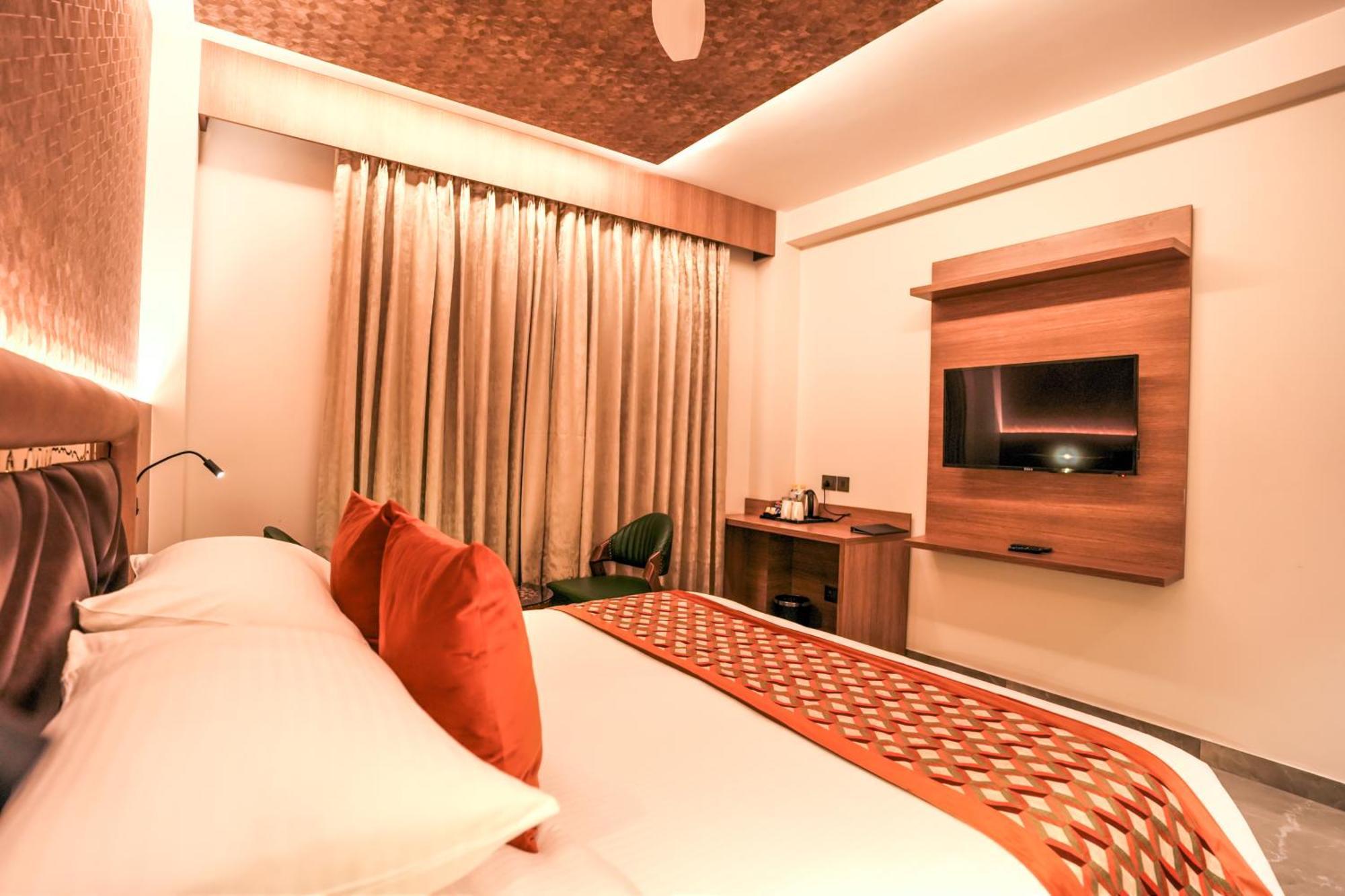 Rj Hotel - Managed By Atithi House Greater Noida Exterior photo