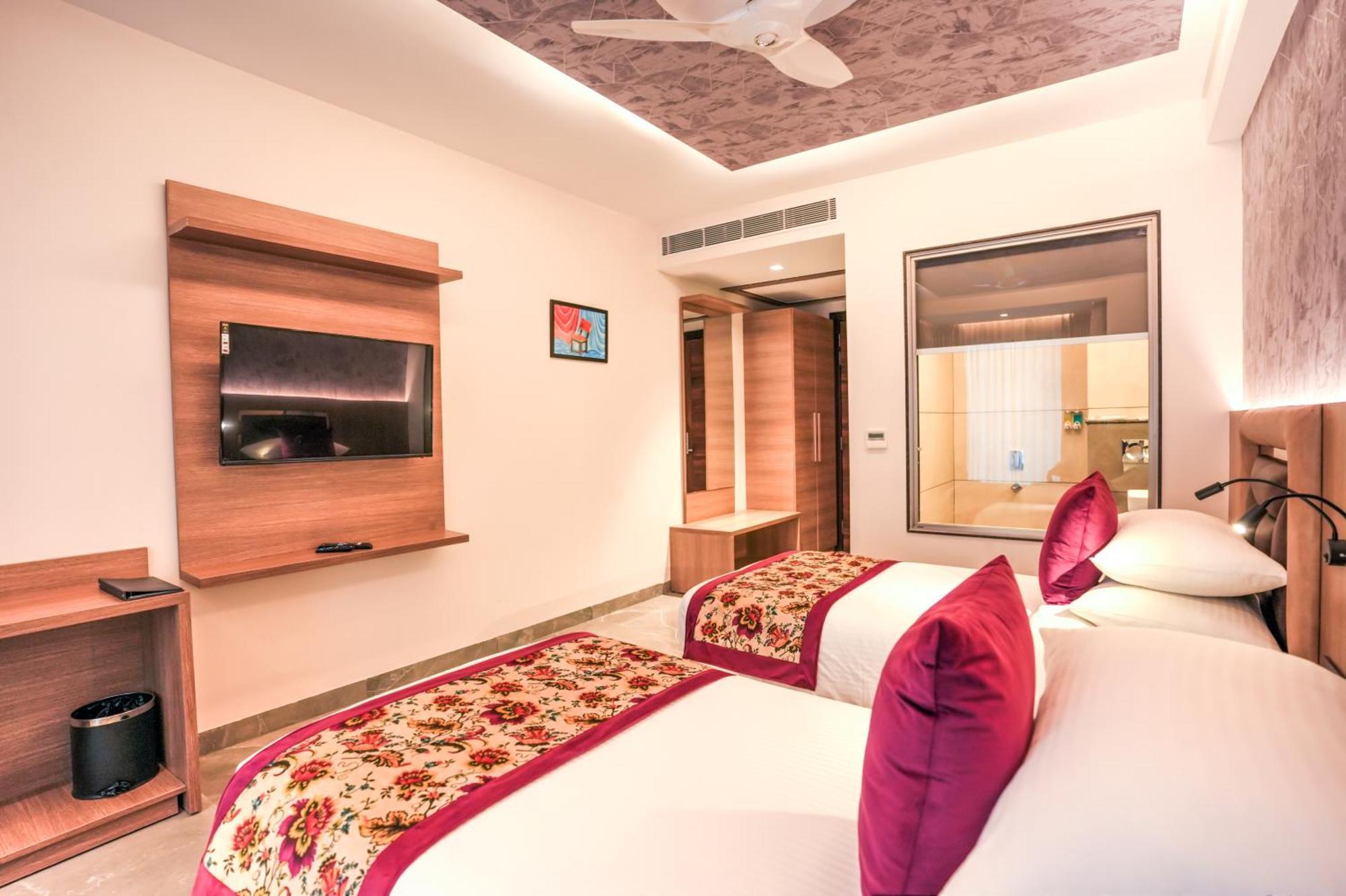 Rj Hotel - Managed By Atithi House Greater Noida Exterior photo